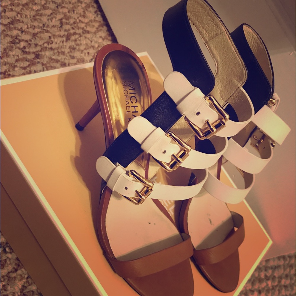 Michael Kors Beverly sandal