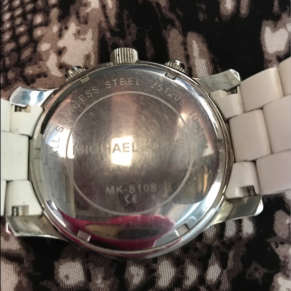 MK watch used.