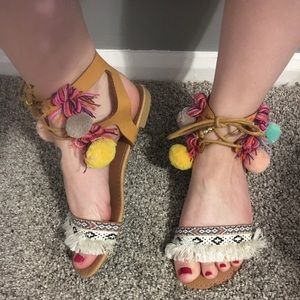 Beautiful detailed Pom shoes
