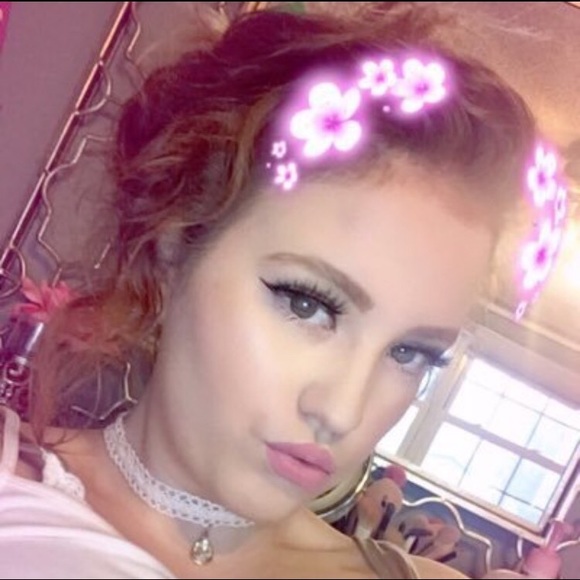 Meet your Posher, Allie - Picture 1 of 1