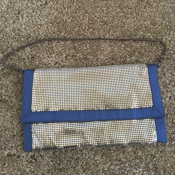 New BCBG $128 Mesh Silver Blue Clutch Purse - Picture 2 of 7