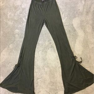 Olive Green bell bottoms 🍸