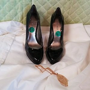 NINE WEST SIZE 7 1/2 BLACK PATTENT LEATHER 4"
