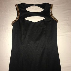 High neck and open back dress