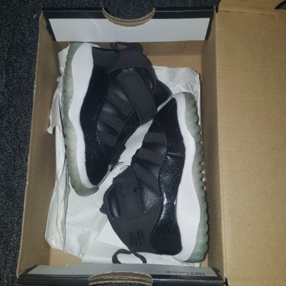 72-10 Retro Jordan 11s