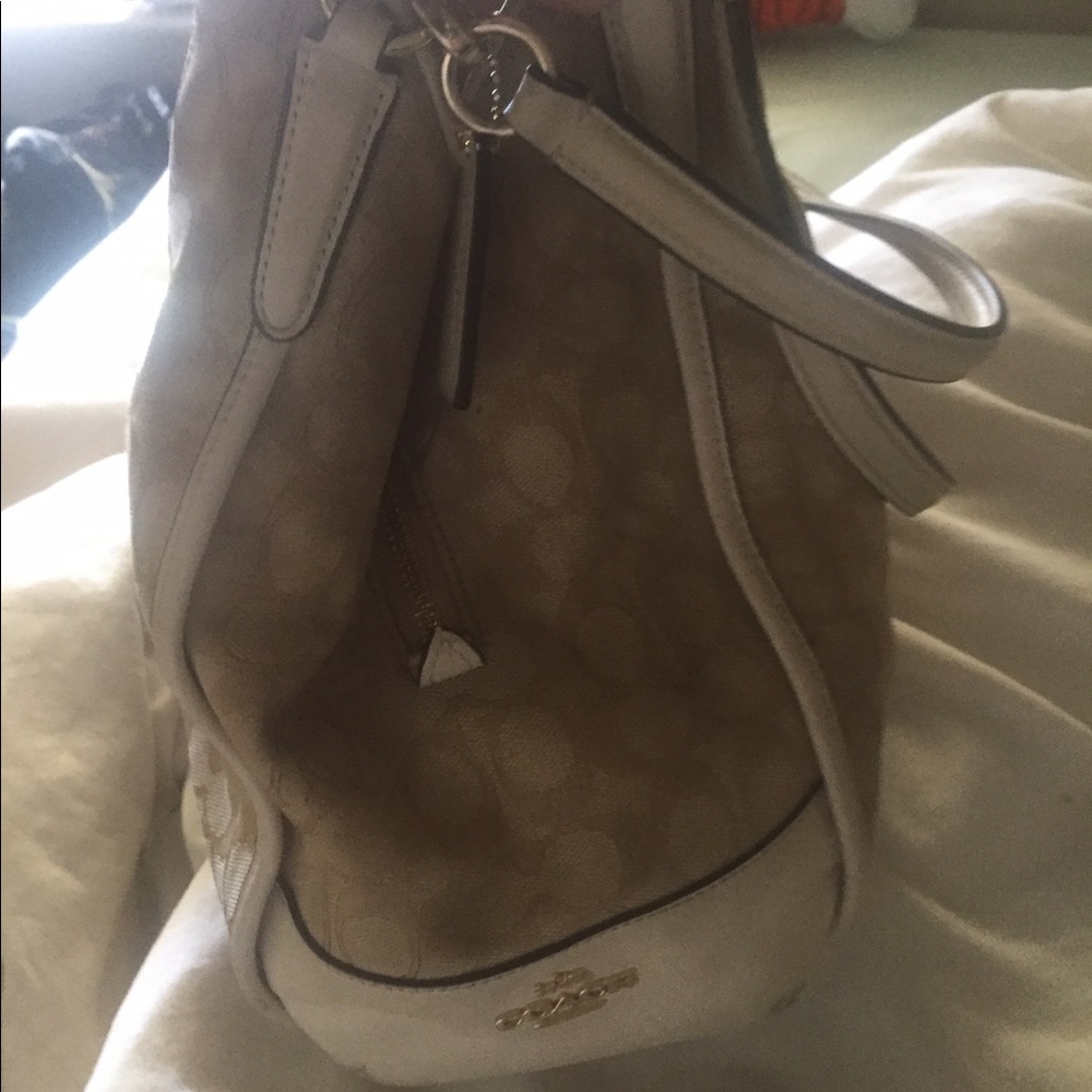 Coach purse - Picture 2 of 2