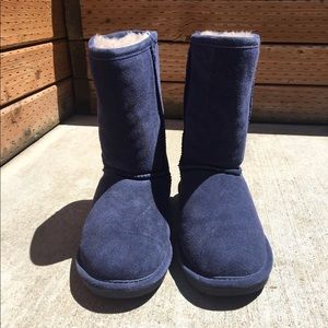 Navy BEARPAW boots