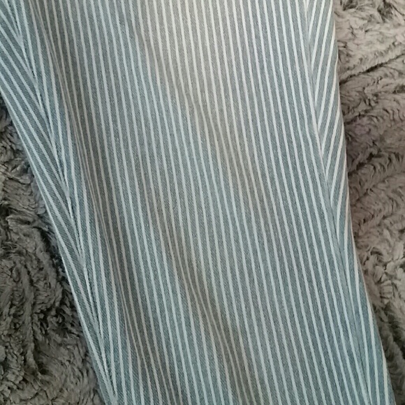 Railroad stripe Capri pants - Picture 2 of 6