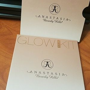 Anastasia Beverly Hills THAT GLOW Kit