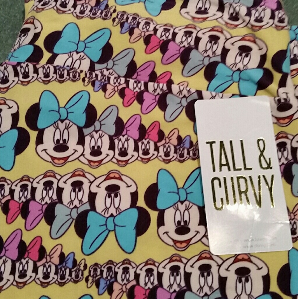 LULAROE DISNEY LEGGINGS. TC