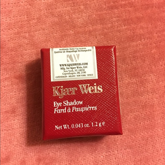 Kjaer Weis Other - Kjaer Weis Eye Shadow in Pretty Purple