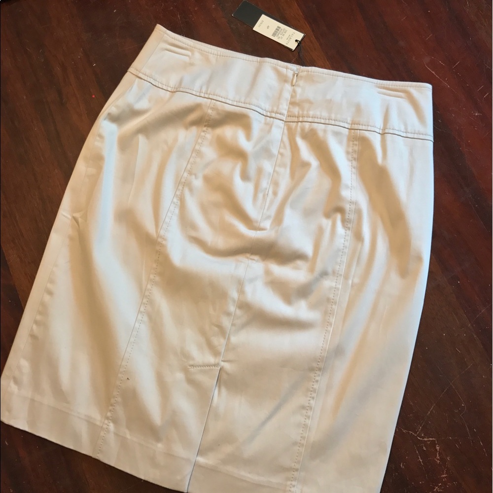 TALBOTS khaki pencil skirt. Size 4P
