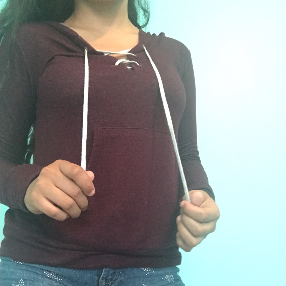 Maroon sweatshirt styled top