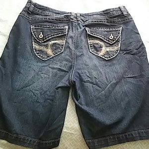 Cato knee length shorts