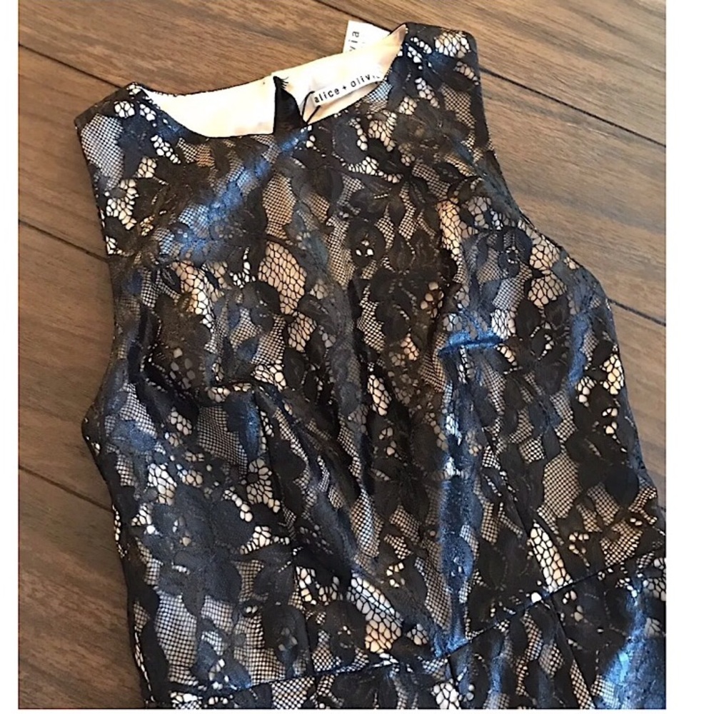 Alice + Olivia Lace Ashleigh Open Back Romper - Picture 6 of 8