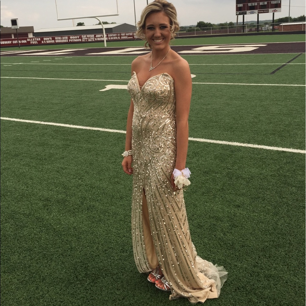 FORMAL/PROM DRESS - Picture 2 of 4
