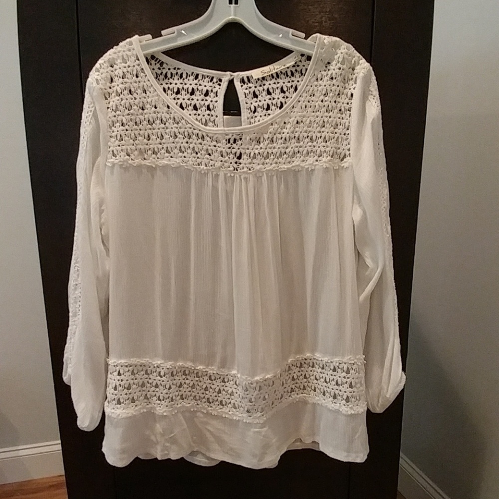 White crochet detailed blouse