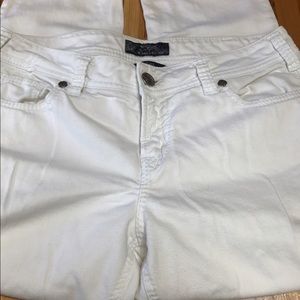 Silver Jeans Capri 32