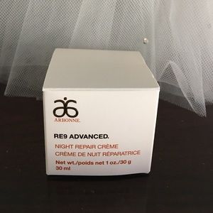 Arbonne Re9 Advanced night cream