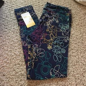 Lularoe disney leggings!!❤️ Os