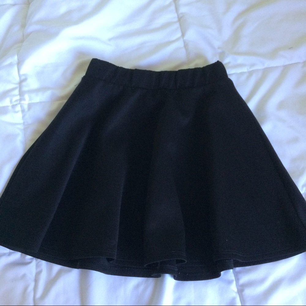Basic skater skirt🌹