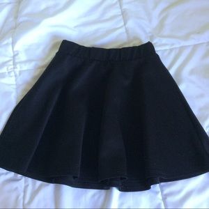 Basic skater skirt🌹