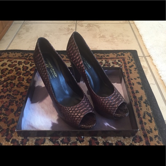 Designer Donald J Pliner Python 🐍 Heels - Picture 2 of 6