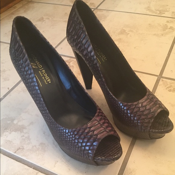Designer Donald J Pliner Python 🐍 Heels - Picture 3 of 6