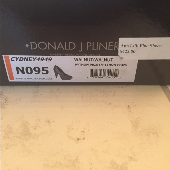 Designer Donald J Pliner Python 🐍 Heels - Picture 6 of 6