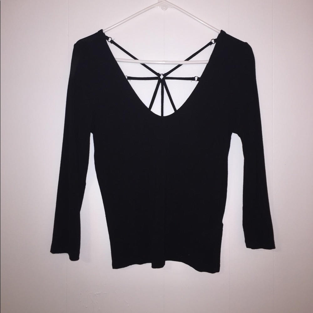 Forever 21 black top! Unique back🖤