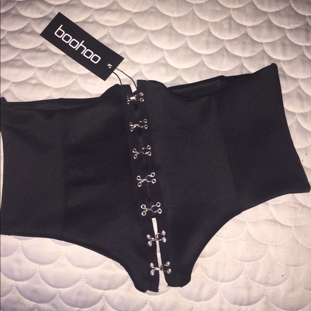 Black corset belt