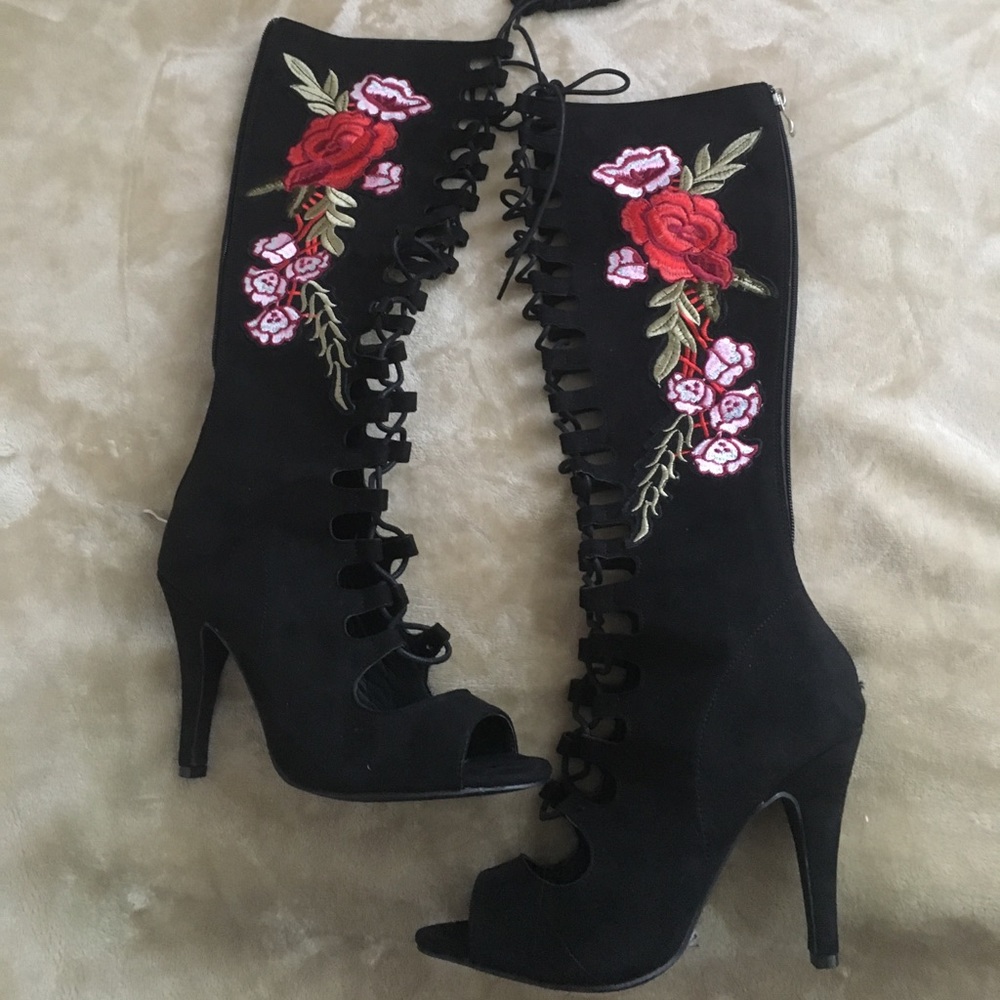 Black Rose Peep Toe Gladiator Lace Up Boot Heels 6