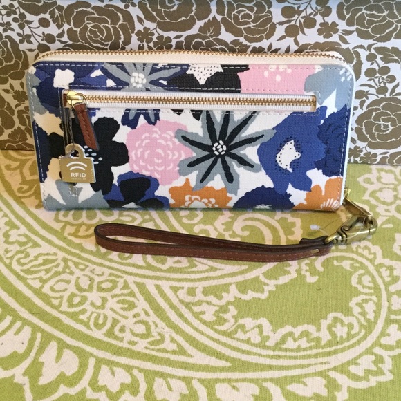 75 fossil handbags new fossil rfid large zip 75 fossil handbags new fossil rfid large zip