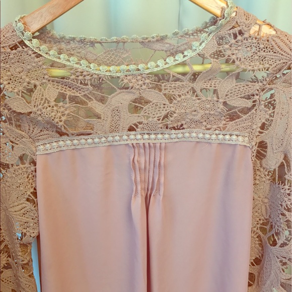 Beautiful Lavender Lace Sleeve Blouse - Picture 4 of 4