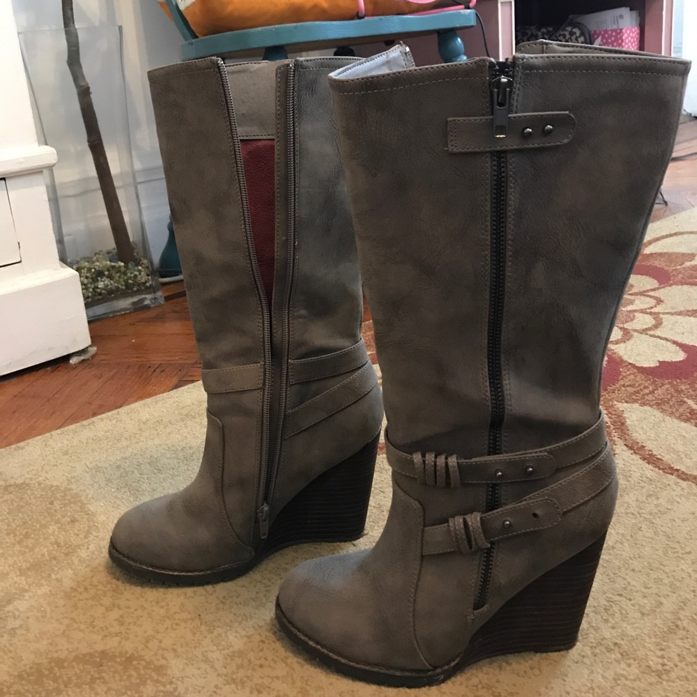 Wedge Boots (7.5)