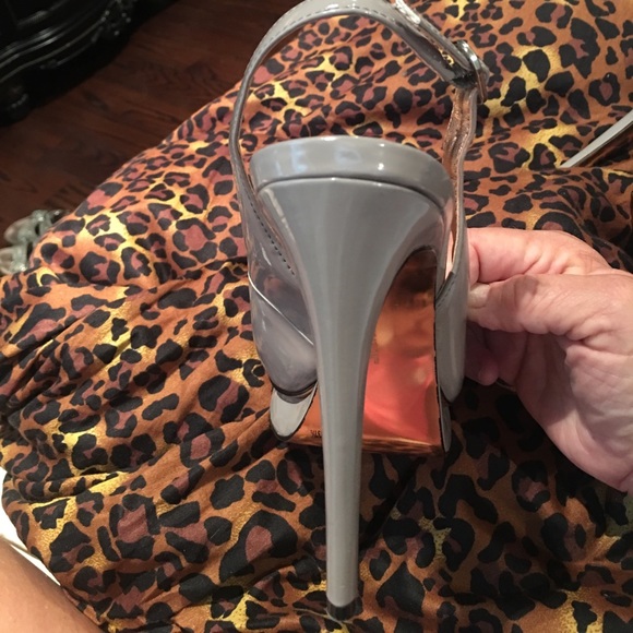 Ladies BCBG peep toe sling back high heel in taupe - Picture 3 of 6