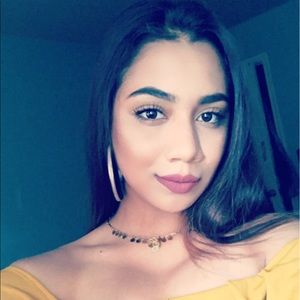 Meet your Posher, Damaris