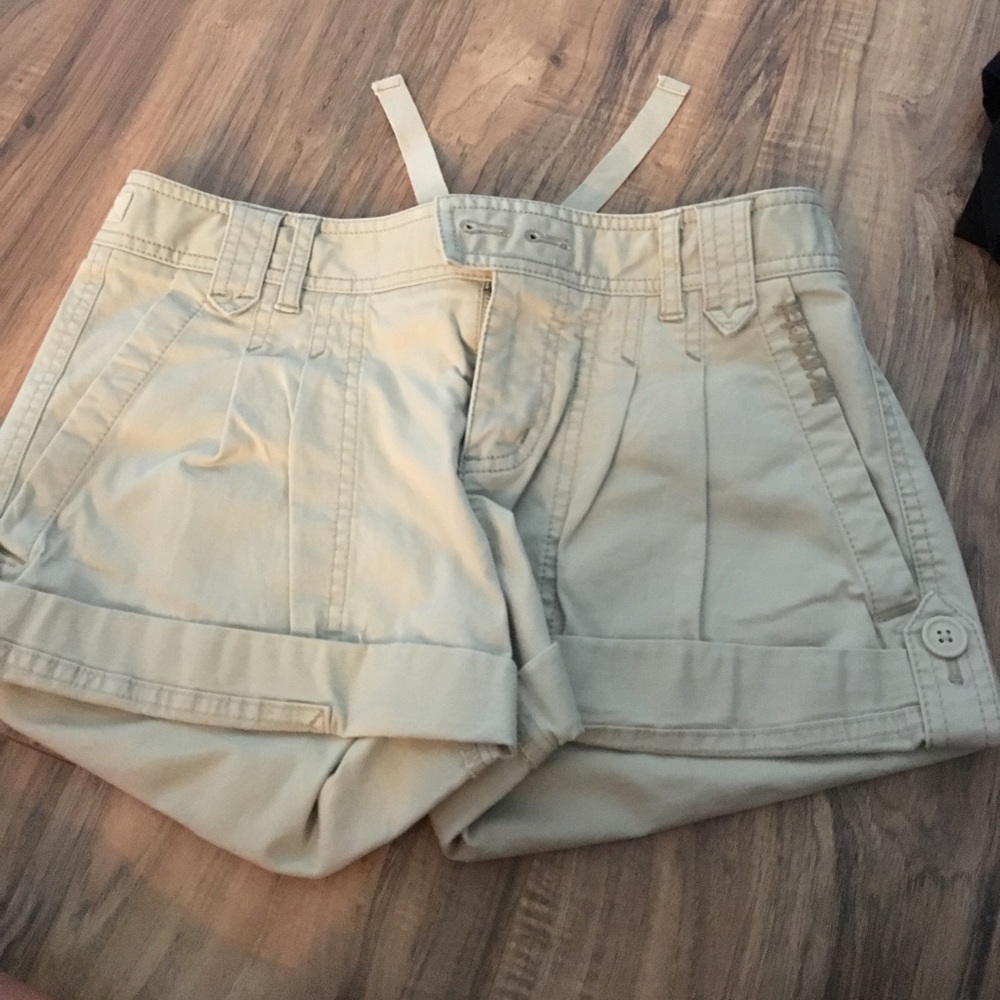 Juicy Couture khaki shorts size 0 offers welcomed