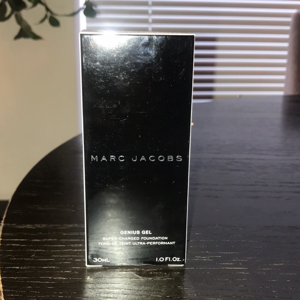 Marc Jacobs Genius Gel SuperCharged Foundation
