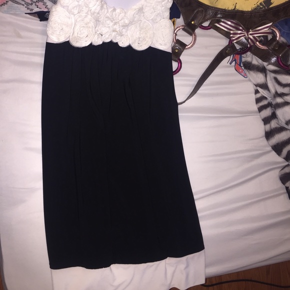 Dress - Picture 2 of 2