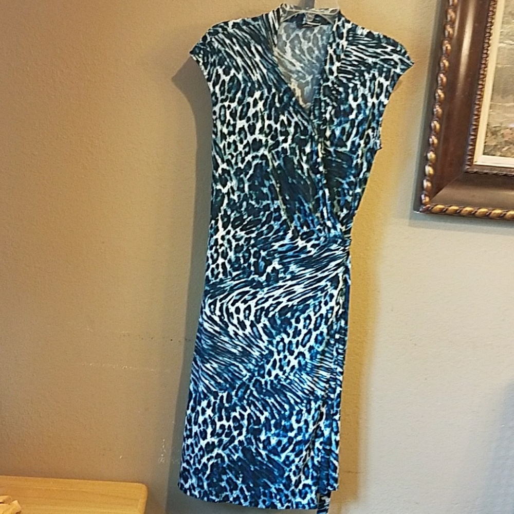 Beatiful and fresh v neck dresss!