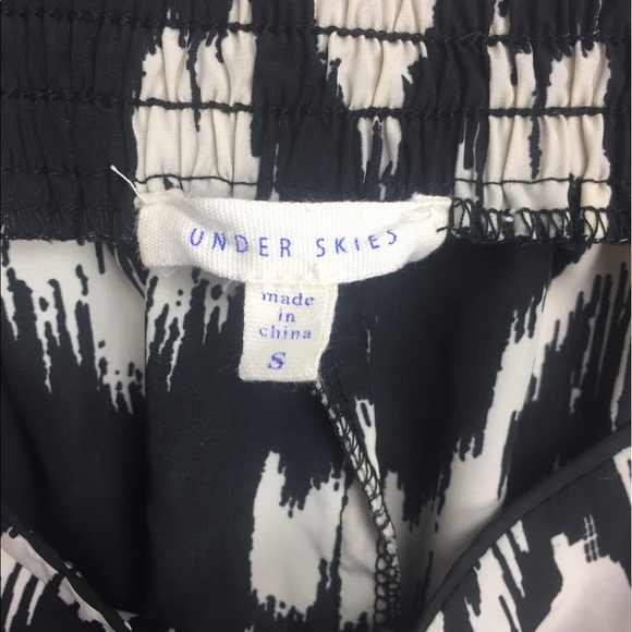 ⭐️Under Skies Patterned Shorts - Picture 6 of 8