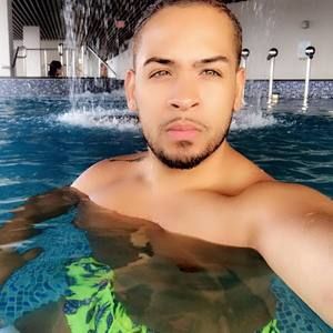 Meet your Posher, Christopher