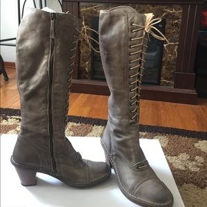 Size 8.5 Women's Zip-Up Boots