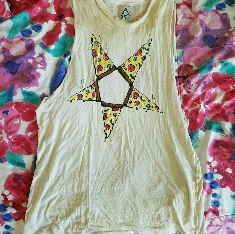 UNIF pizza pentagram top