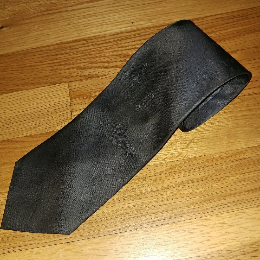 BLACK TIE