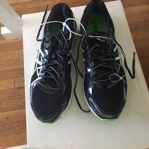 Brandy new asics gel surveyor green running shoes