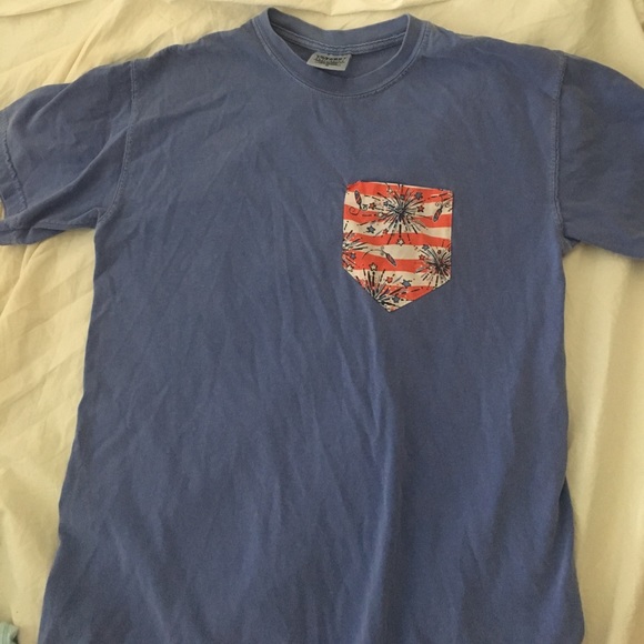 Lilly Pulitzer she's a firecracker pocket tshirt - Picture 2 of 3