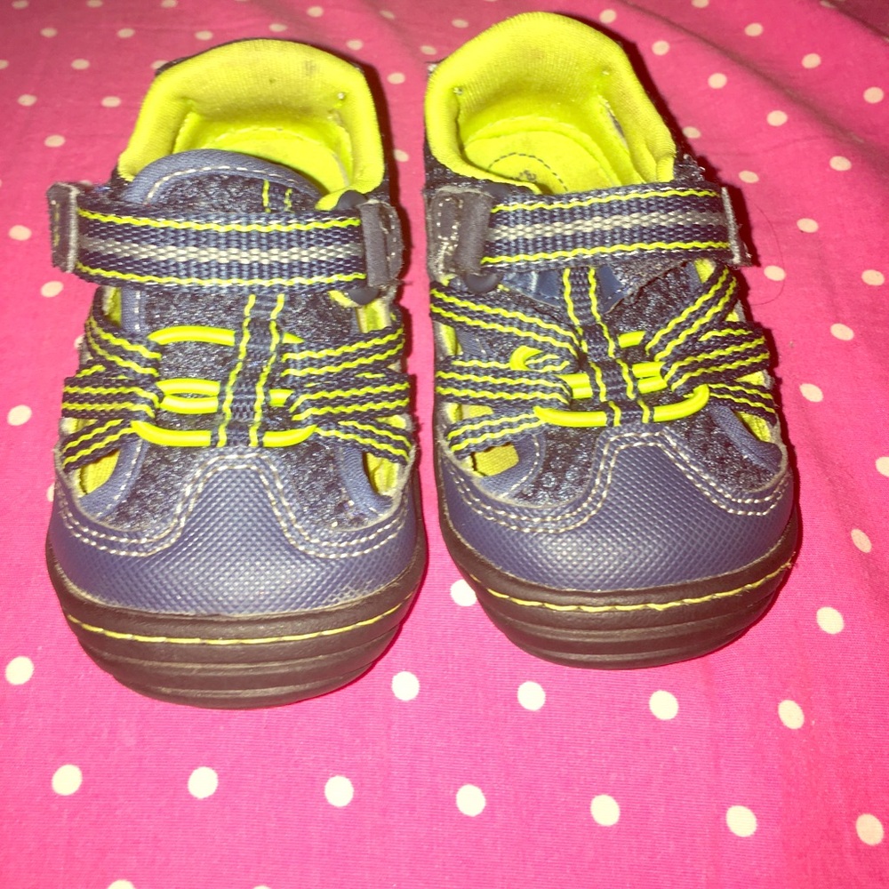 Toddler shoes