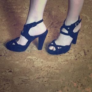Strappy velvet high heels!